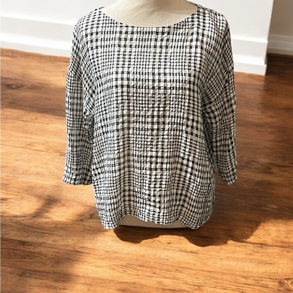 Eileen Fisher Tops - Eileen Fisher Black and White Relaxed 3/4 Sleeve Blouse